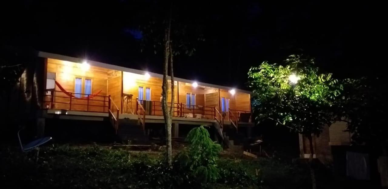 סבאנג Olala Bungalows And Restaurant מראה חיצוני תמונה